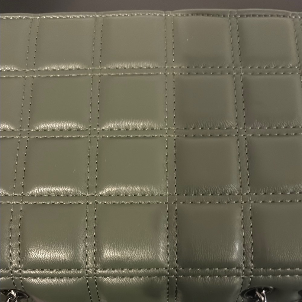 Like Dreams Green Quilted Chain Bag - Picture 3 of 6